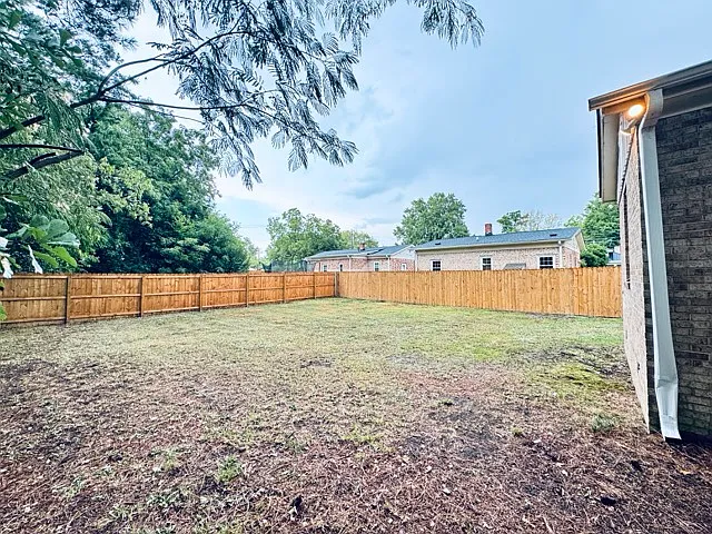 107 Caswell Street - 1 — Photo 3