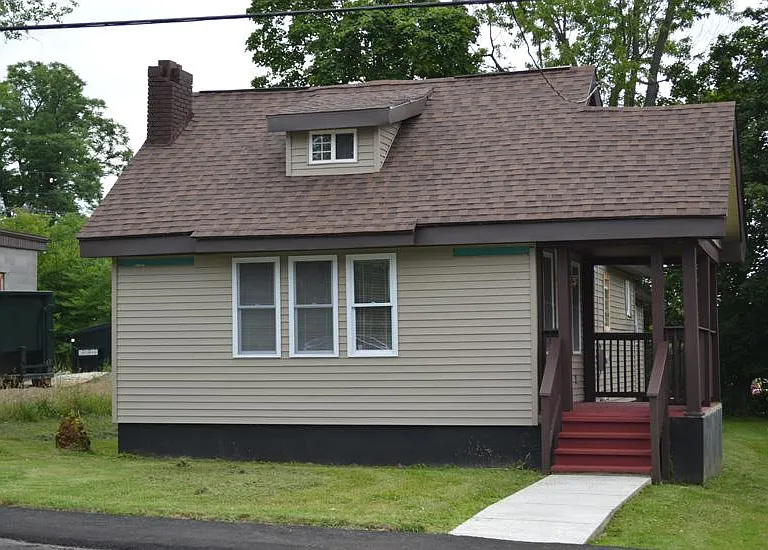 203 Harriette Ave — Photo 1