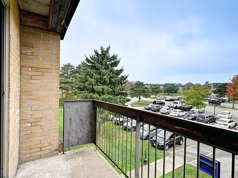 137 Woodside Ave — Photo 17