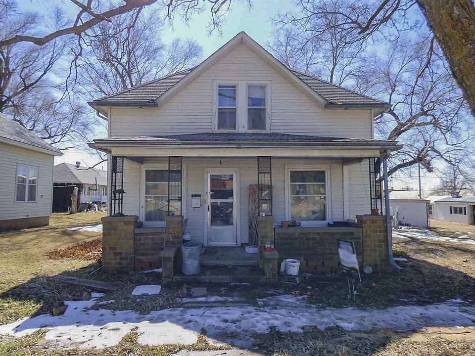 1st image of 213 W Elm St