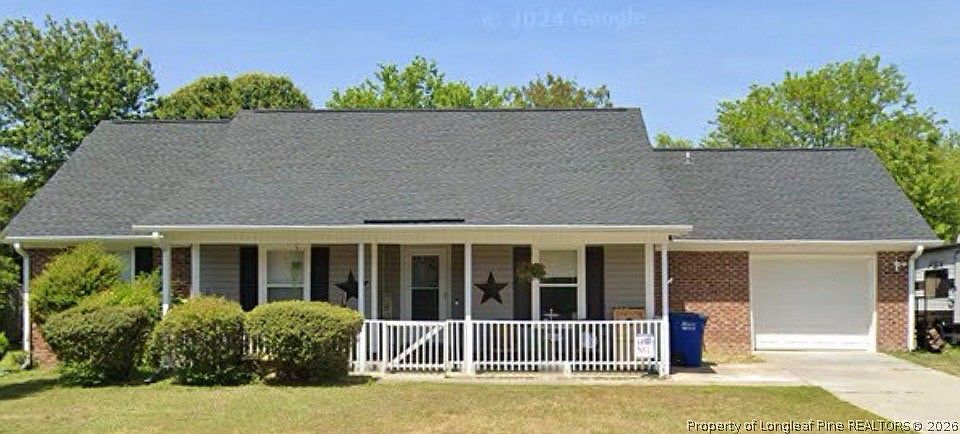 1st image of 372 Woodberry Cir