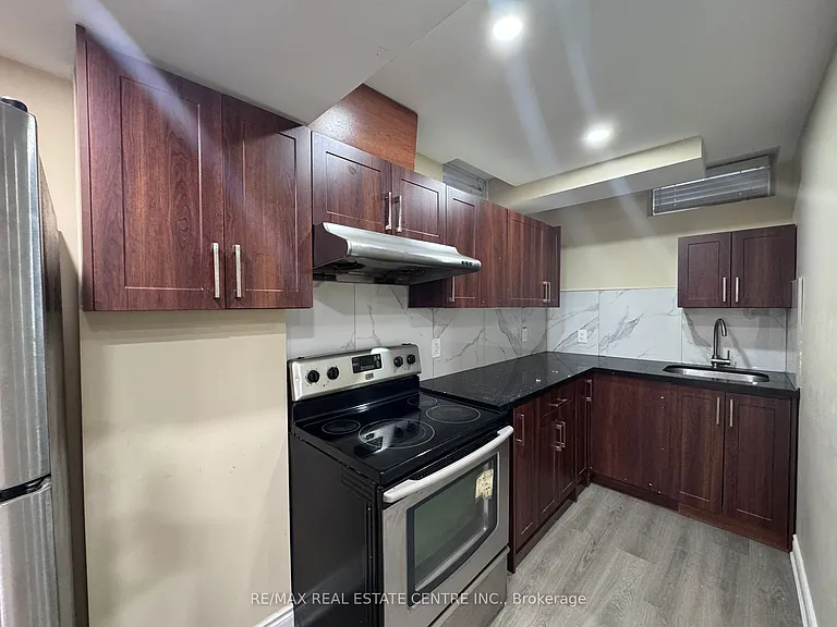 140 Cadillac Cres #BASEMENT — Photo 10