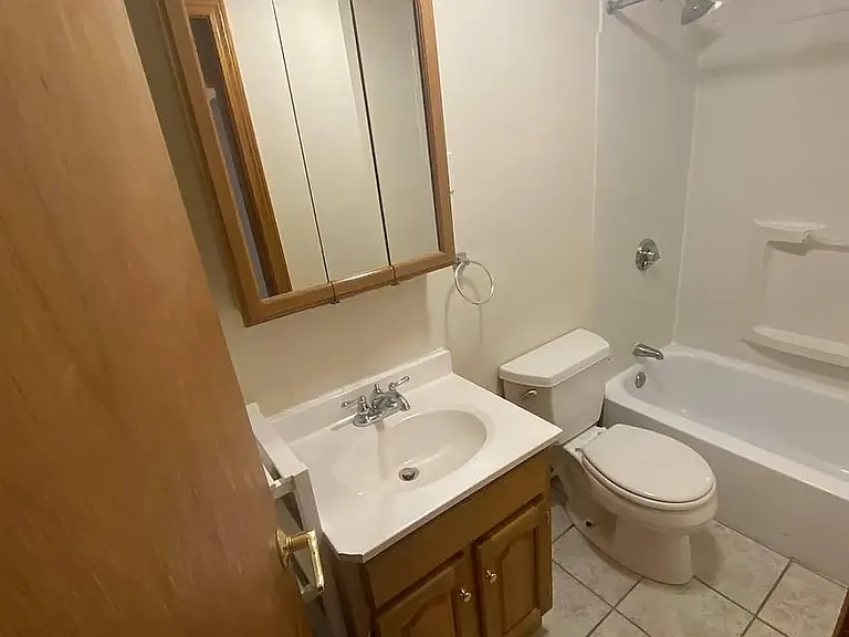 80 Hampshire St #6A — Photo 8