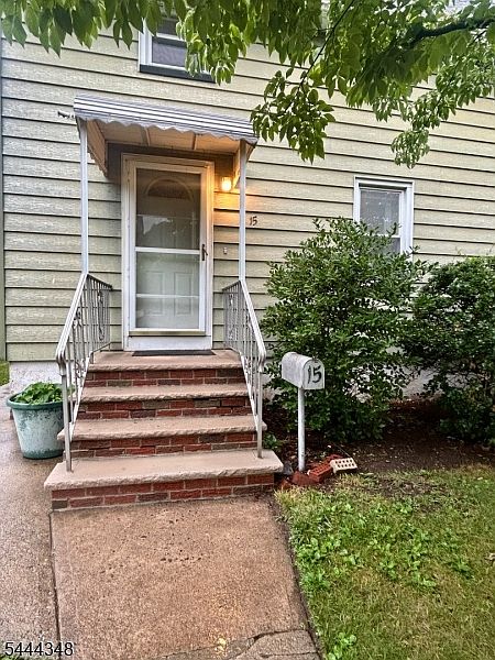 1st image of 15 Willow St