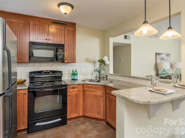 4911 Park Rd APT D, Charlotte, NC 28209