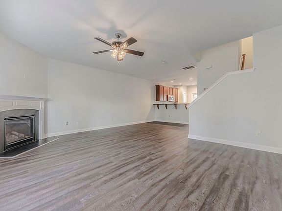 3rd image of 713 Samuel Cary Dr
