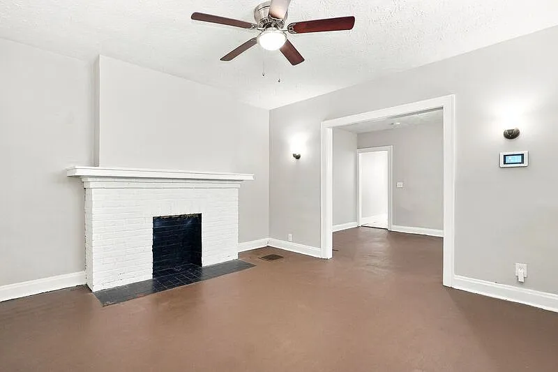 3 bed, 1.0 bath, 1072 sqft, $1,165 — Photo 3