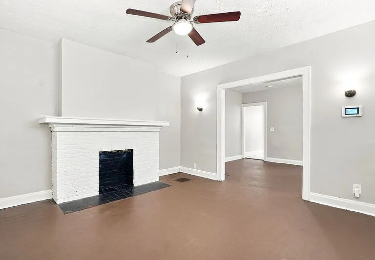 132 S Highland Ave — Photo 4