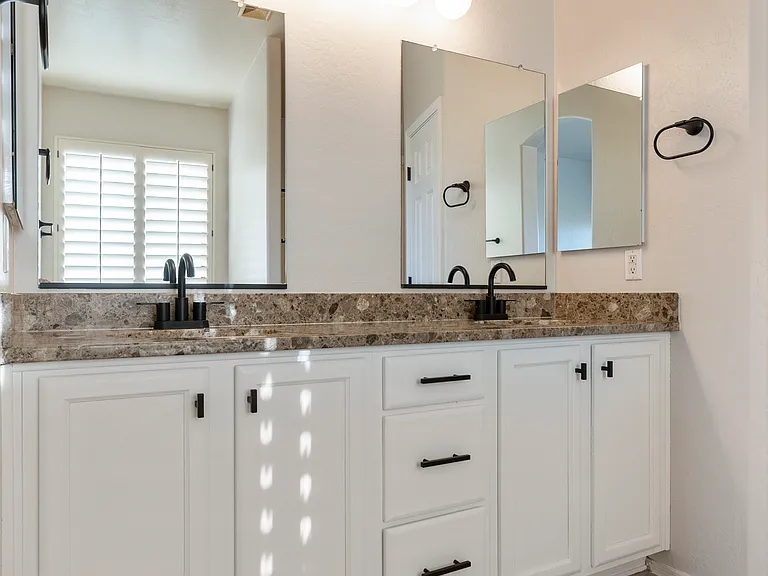 6822 E Portia St — Photo 13