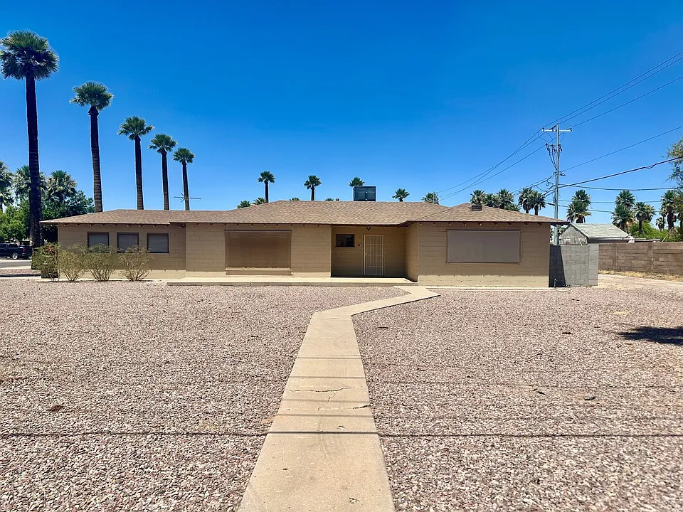 801 N Gilbert Ave