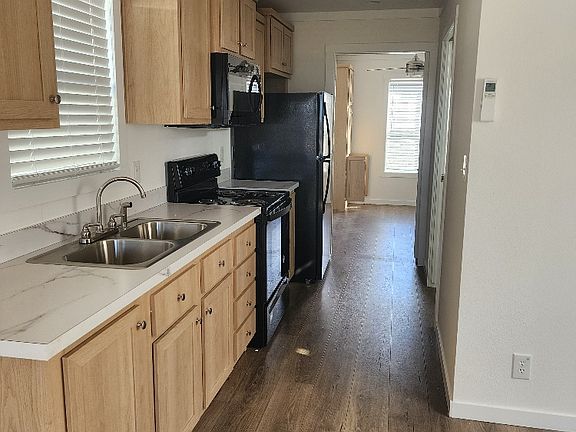 4th image of 2506 County Road 172 #4