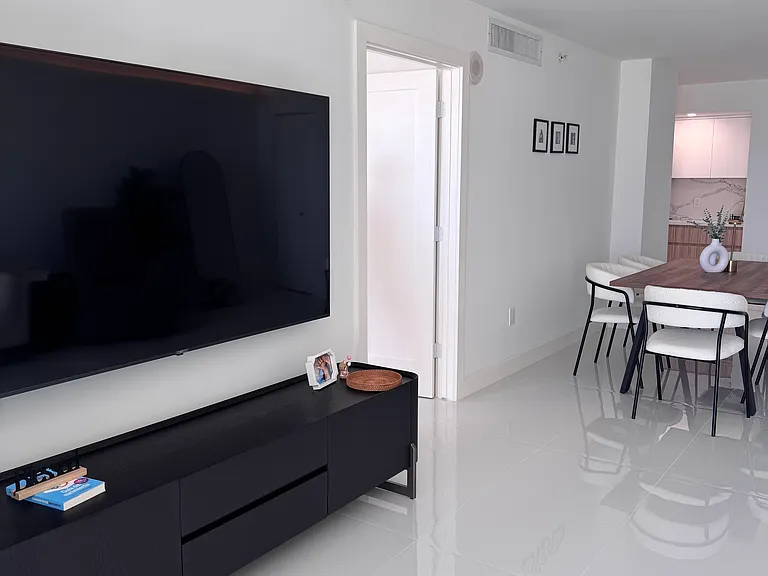 6917 Collins Ave #411 — Photo 7