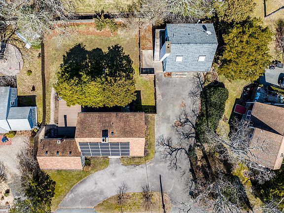 5th image of 238 Craigville Beach Rd