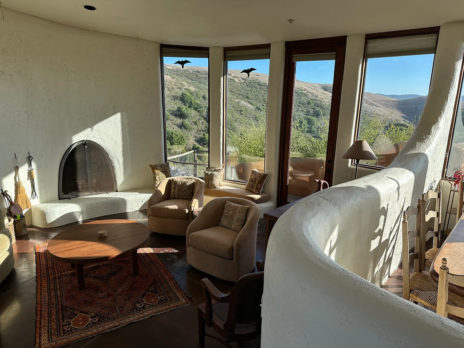 3 bed, 2200 sqft, $5,900 — Photo 2