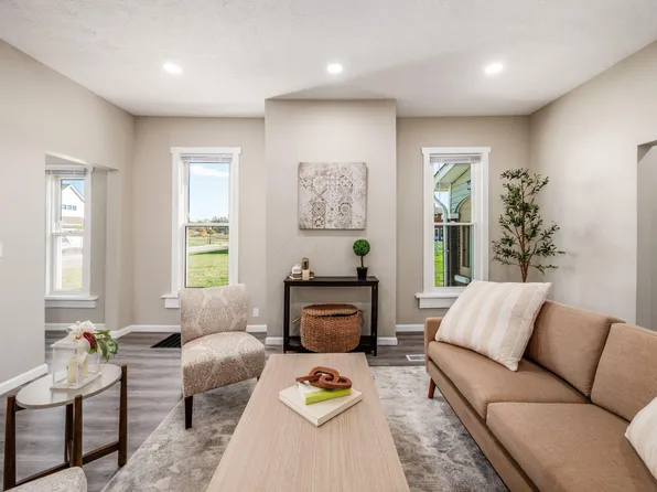 3543 Cleveland Ave, Grove City, OH 43123