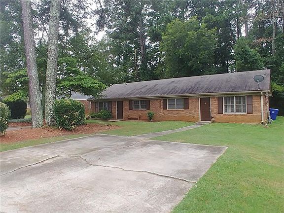 3rd image of 533 Charleston Ln