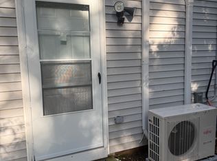 27 Manchester Rd, Huntington, NY 11743
