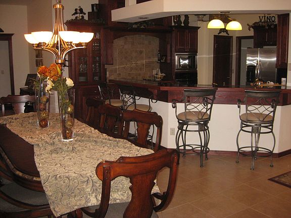 Dining and Breakfast Bar