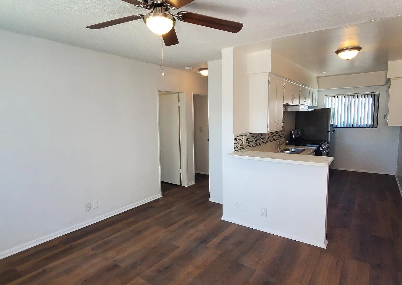 2 bed, 650 sqft, $2,200 — Photo 4