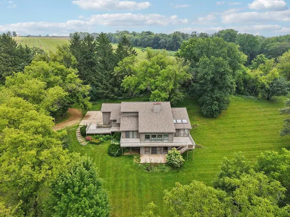 2550 County Road E, Mount Horeb, WI 53572