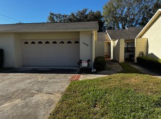 2205 Cypress Cove Dr, Tavares, FL 32778