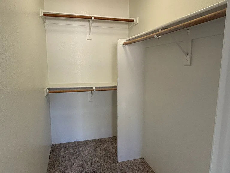 808 Four Winds Cir — Photo 15