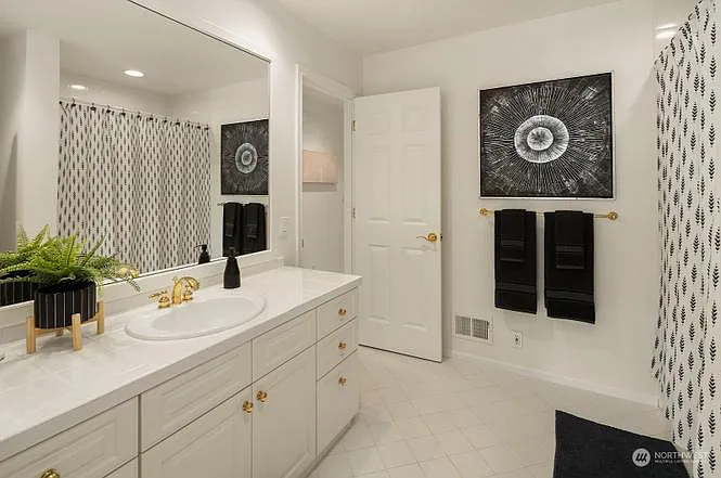 13623 NE 32nd Pl — Photo 4