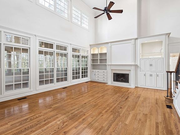 12th image of this home