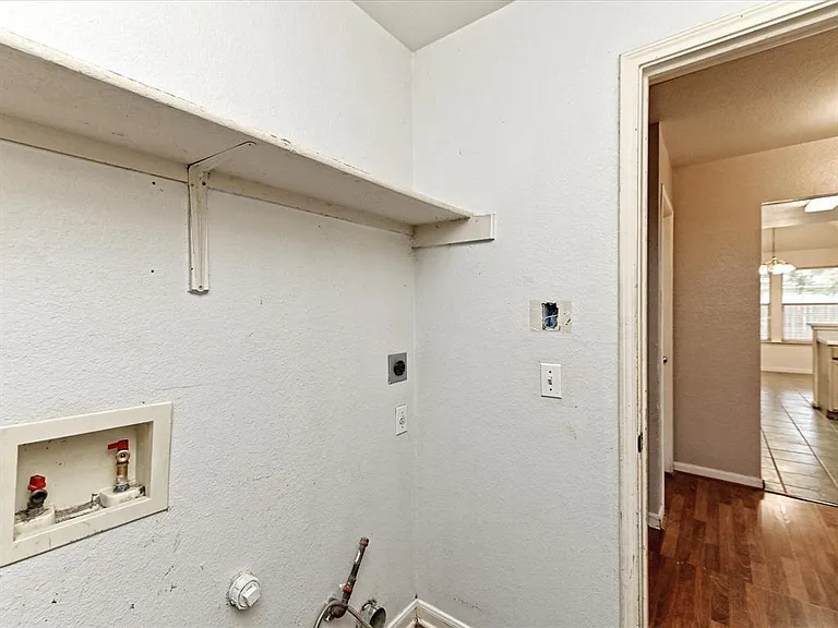 14700 Menifee St — Photo 13