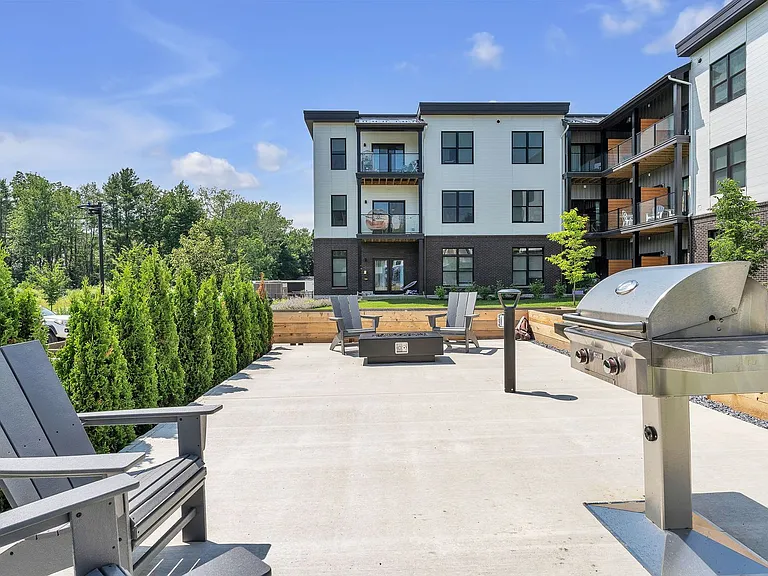 121 Shea Dr — Photo 44