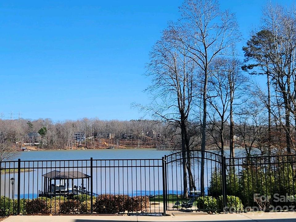 2nd image of 1050 River Oaks Trl