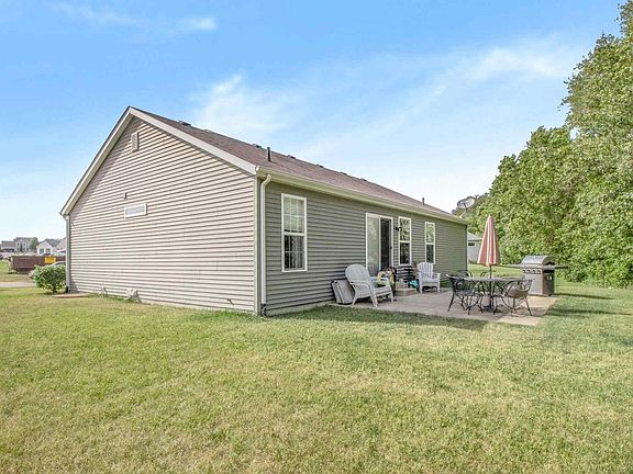 3rd image of 908 Vawter Cir