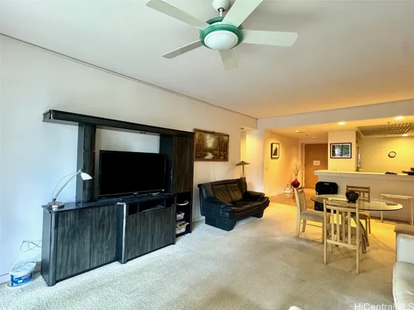 1 Keahole Pl APT 3206, Honolulu, HI 96825