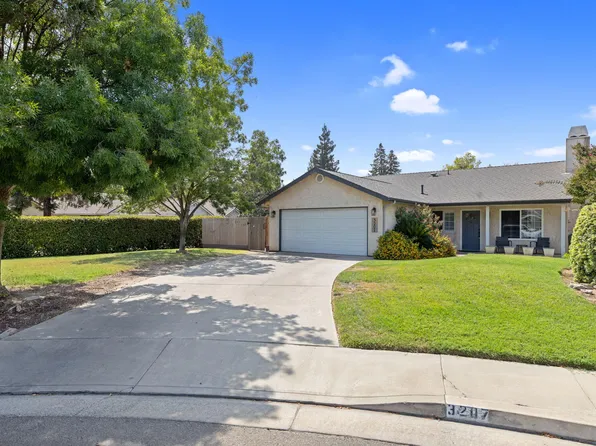 3207 W Packwood Court, Visalia, CA 93277