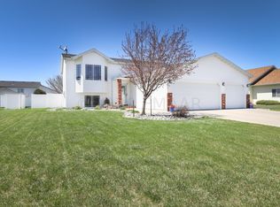 4119 53rd St S, Fargo, ND 58104