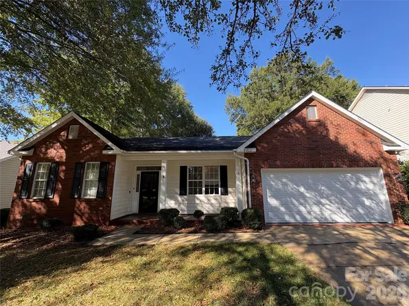 8913 Arbor Grove Ln, Charlotte, NC 28277