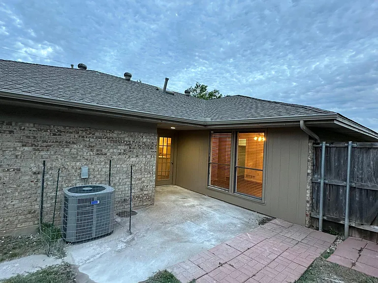 3303 Lanarc Dr — Photo 10