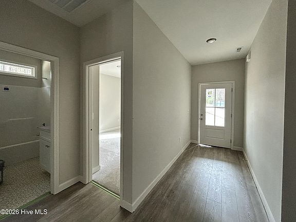 4th image of 1702 Cardinal Drive