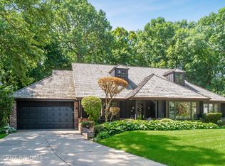 49 Berwick Ct, Lincolnshire, IL 60069