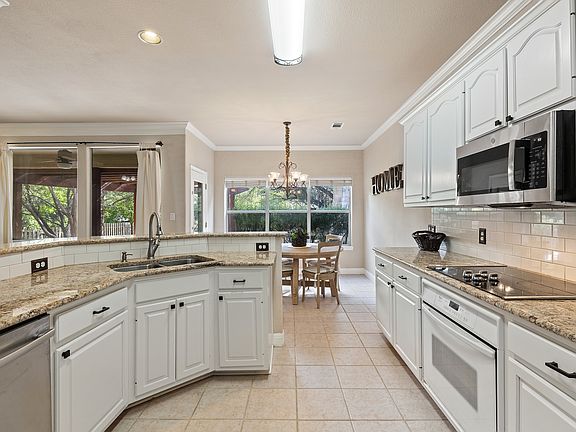 Kitchen and breakfast area.