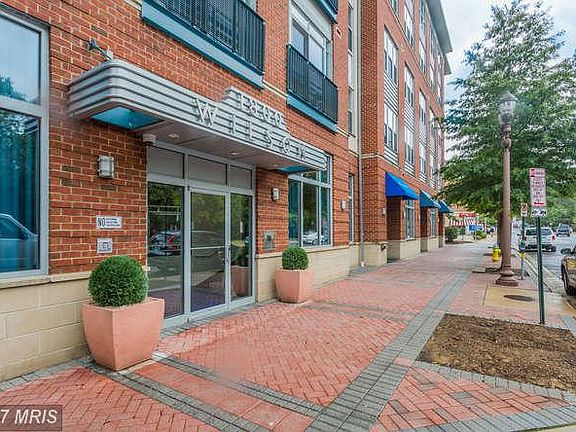 3rd image of 1800 Wilson Blvd #111