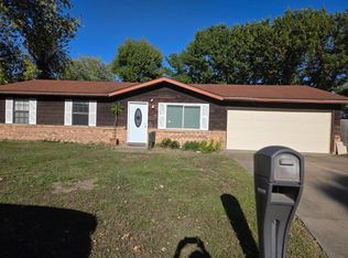 2013 Maple Tree Ln, Cahokia, IL 62206