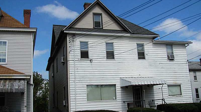 2nd image of 220 W Brady St