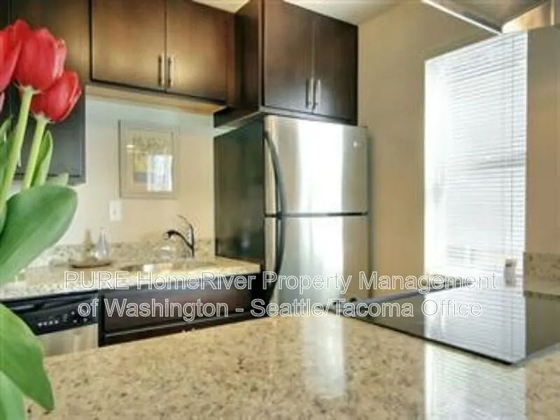2 bed, 1.0 bath, 771 sqft, $2,195 — Photo 4