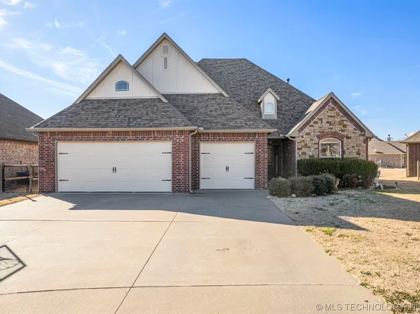 25336 S Persimmon Ct, Claremore, OK 74019