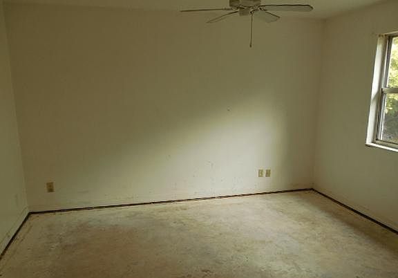 3rd image of 4190 Centurian Cir