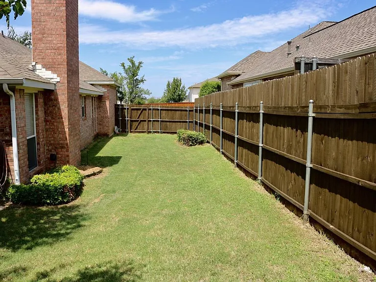 2002 Topaz Dr — Photo 10