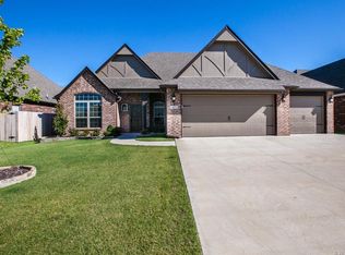 1422 E Boston Ct, Broken Arrow, OK 74012
