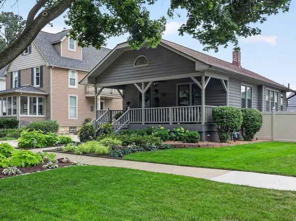4933 Middaugh Ave, Downers Grove, IL 60515