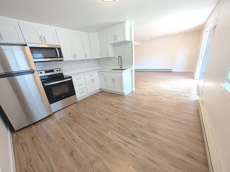 2222 Gilman Dr W #4 — Photo 2